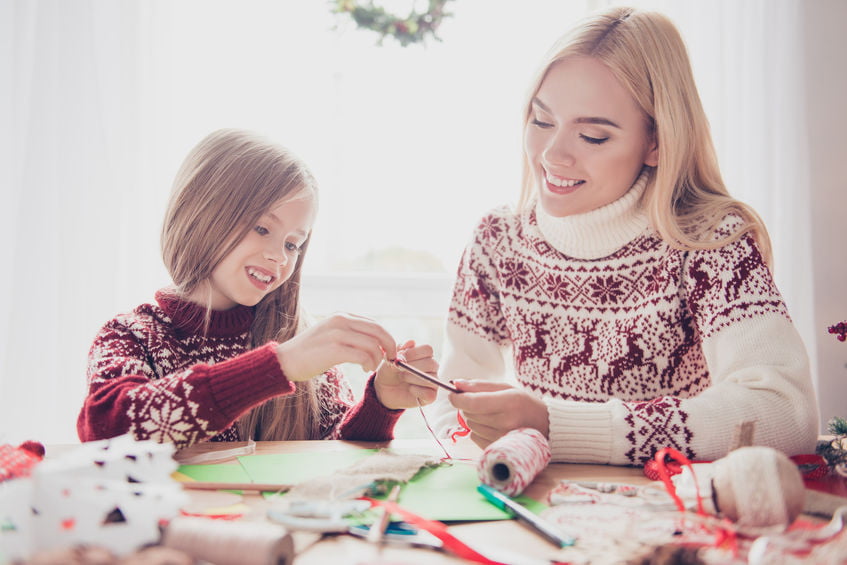 Kerstversiering maken met kind; ideeën en voorbeelden voor kerstdecoraties - Mamaliefde.nl