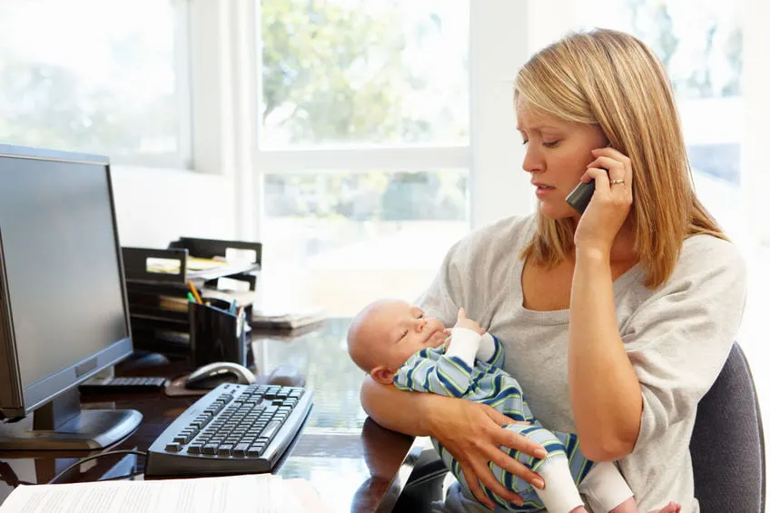 Moeders aan het werk; solliciteren, aan werk na zwangerschapsverlof, werken onder schooltijd, omscholen en herintreder - Mamaliefde.nl