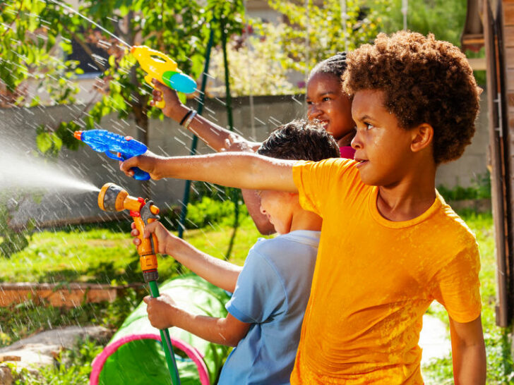 Oorlogje spelen kinderen; verbieden schiet- of geweldspeelgoed of toch toestaan?