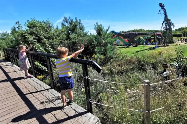 Landgoed Tenaxx review met kinderen; Dinopark, speeltuin & miniatuurpark - Mamaliefde