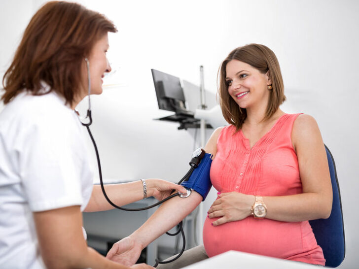 Hoge, lage of wisselende bloeddruk tijdens zwangerschap. Van symptomen tot tips zoals rust nemen - Mamaliefde.nl