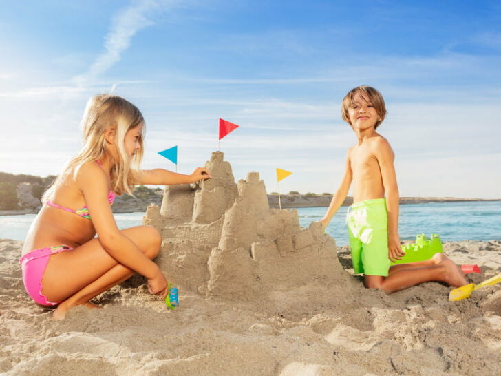 Voordelen en nadelen van vakantie met kinderen in hoogseizoen, of voor- en naseizoen