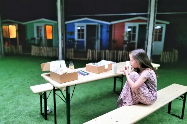 Outside Inn indoor camping Amsterdam review met kinderen - Mamaliefde