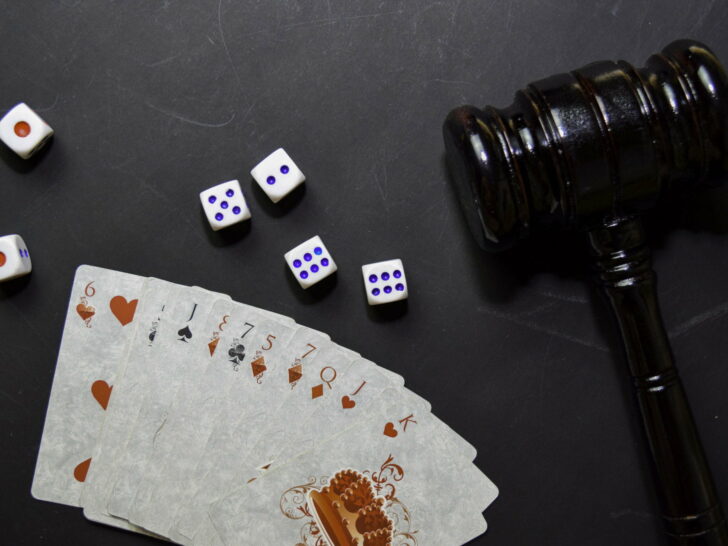 Spelletjes voor 1 persoon die je alleen kan spelen; bordspellen, kaartspellen en online kaartspellen - Mamaliefde.nl