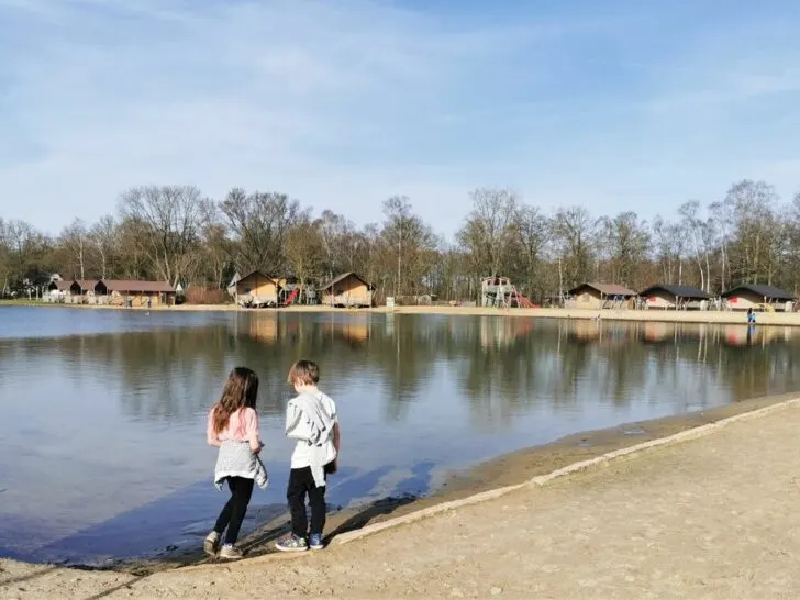 Vakantiepark Dierenbos Vinkel; review overnachten tussen de boerderijdieren met kinderen - mamaliefde.nl