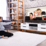 TV kijken kind; is het gevaarlijk (voor baby / peuter) en wat als je kind alleen nog maar wil kijken of je verandering in gedrag opmerkt - Mamaliefde.nl