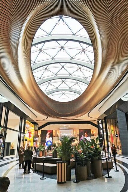 helaas Vergelijkbaar opraken Winkelcentrum Westfield Mall of the Netherlands; winkels, foodcourt en  speeltuin -Reis-liefde.nl