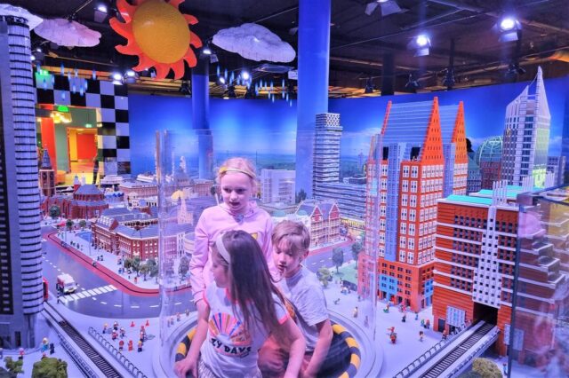 Legoland Scheveningen; LEGO discovery center en LEGO winkel - Reisliefde