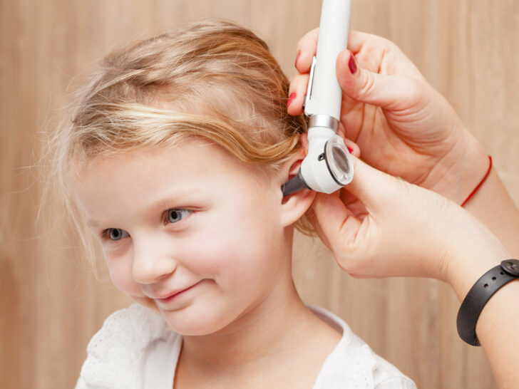 Buisjes in oren kinderen plaatsen; hoe zien ze er uit en waar in trommelvlies?