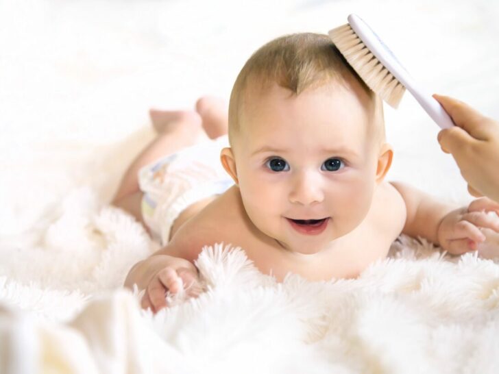 Baby haar; van nesthaar en veel of weinig haar bij geboorte tot haaruitval en tips haargroei stimuleren als het niet groeit.