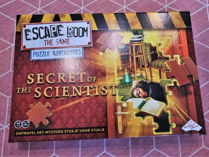 Review: Escape Room The Game; Puzzle adventures Secrets of the Scientist - Mamaliefde.nl