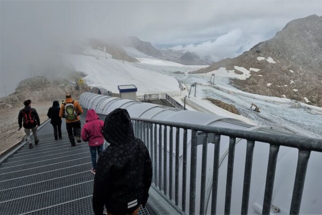 Dachstein gletsjer Oostenrijk; hangbrug, skywalk en ijspaleis - Reisliefde