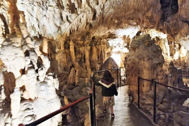 Postojna grotten van Škocjan in Slovenië; de op 1 na grootste druipsteengrot ter wereld - Mamaliefde