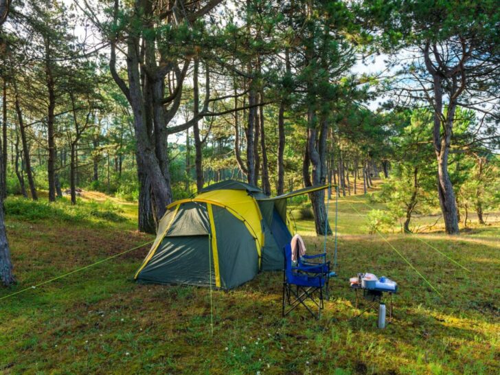 De 10 belangrijkste items die je niet mag vergeten met kamperen!