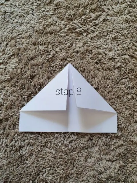 Bootje vouwen; stap voor stap uitleg hoe je een simpel bootje vouwt van papier - Mamaliefde