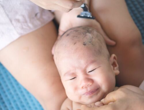 De haren van je baby scheren: wordt het daar mooier van?