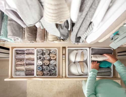 5 Tips om je kledingkast op te ruimen en te organiseren als een pro