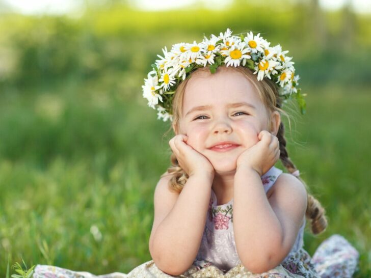 Bloemenkrans maken; bloemenkroon voor op hoofd kind