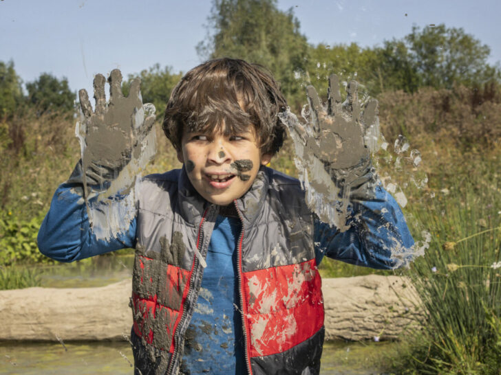 Iedereen de modder in!; OERRR campagne om kinderen te stimuleren meer buiten te spelen in de natuur - Mamaliefde.nl