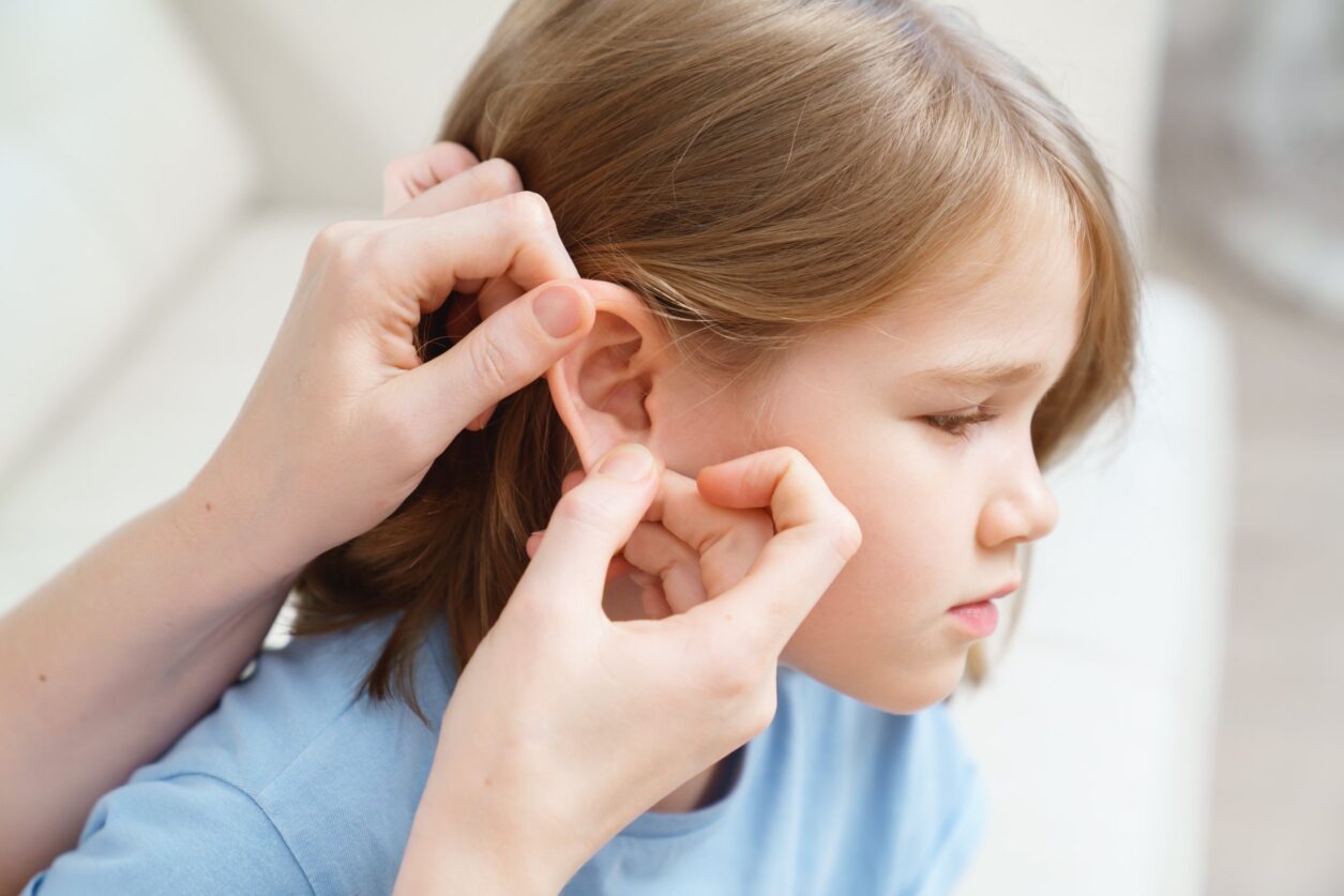 Oorpijn kind verzachten en tips oorontsteking