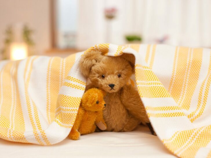 Baby dekbed; waarom gevaarlijk en kan je kind stikken onder deken?