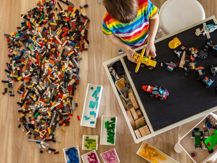 LEGO speeltafels voor kinderen - Brickliefde.nl