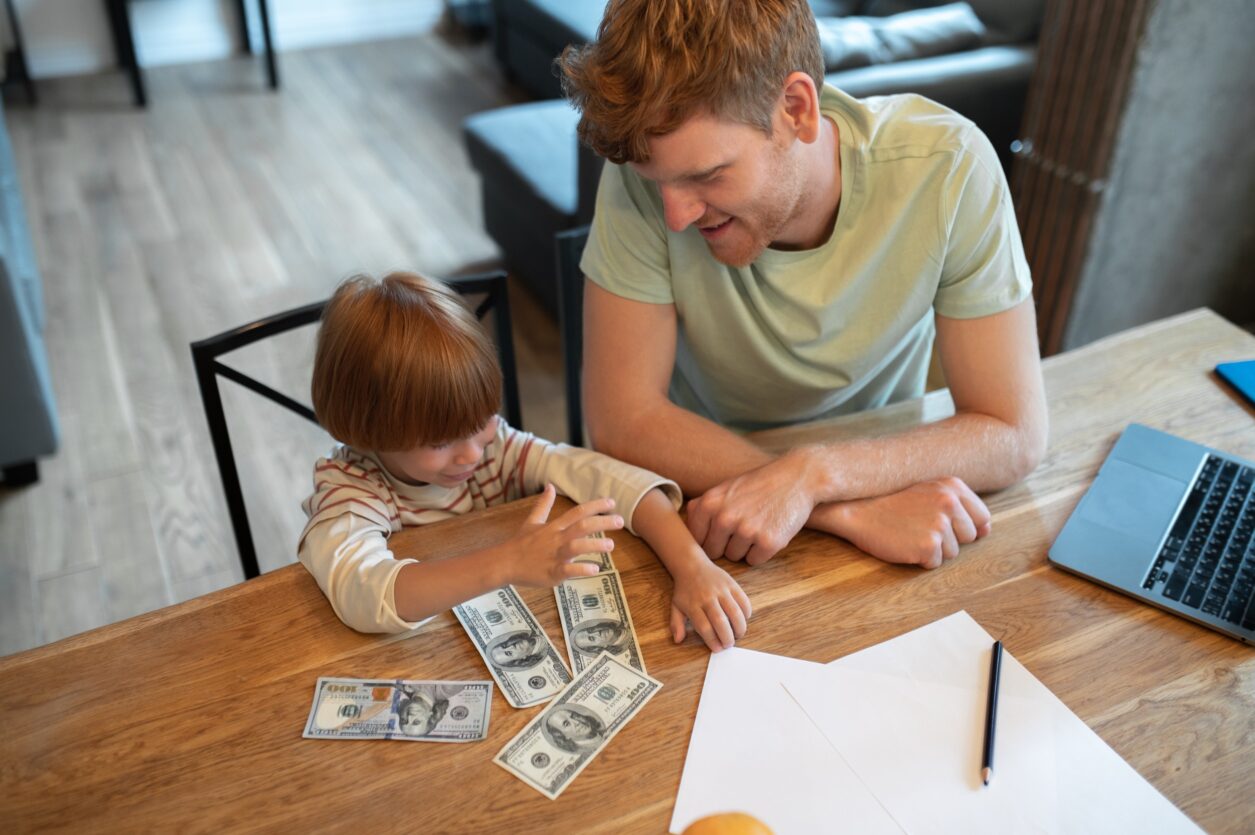 Tips kinderen leren rekenen met geld