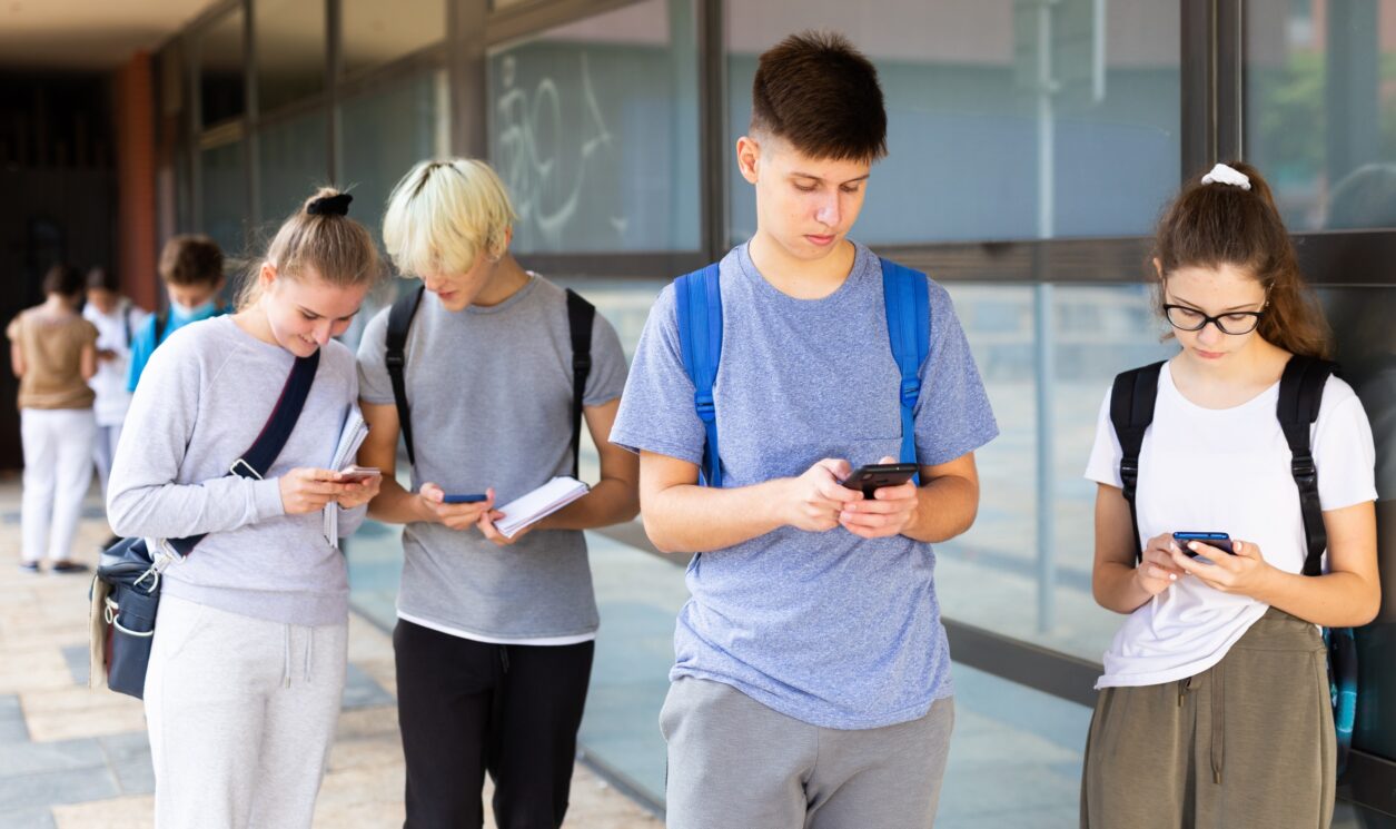 Waarom verbieden telefoon op de middelbare school?  - Reis-liefde.nl