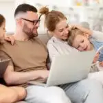 Digitale Media Opvoeding: Het Belang van Mediawijsheid voor Kinderen - Mamaliefde.nl
