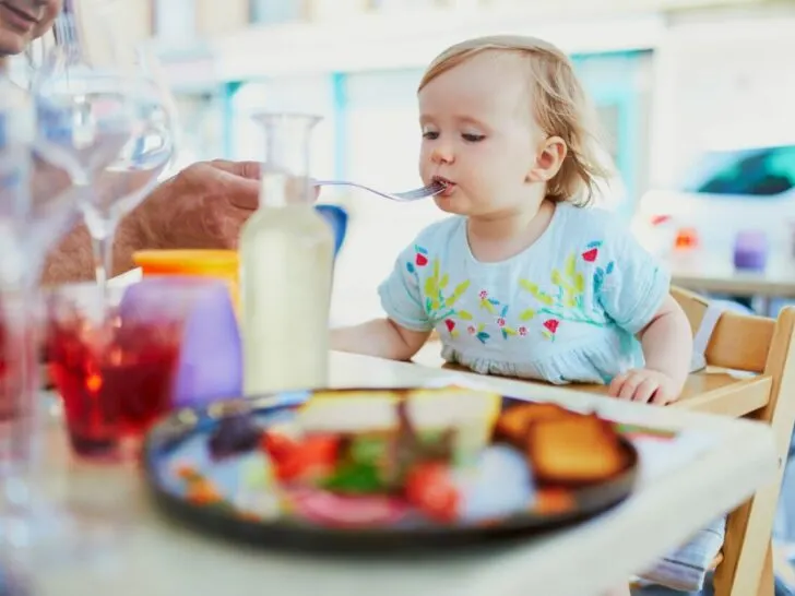 Uit eten met jonge kinderen: Tips voor een stressvrije ervaring - Mamaliefde.nl