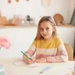 Knutselen met krimpfolie: voorbeelden van een leuke en creatieve activiteit voor kinderen - Mamaliefde.nl
