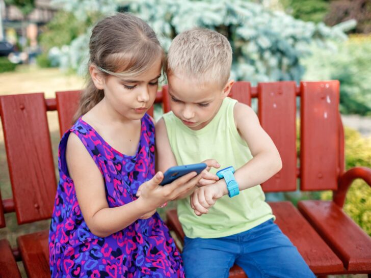 Wel of niet de locatie van je kind tracken via een horloge of app op telefoon? - Mamaliefde.nl